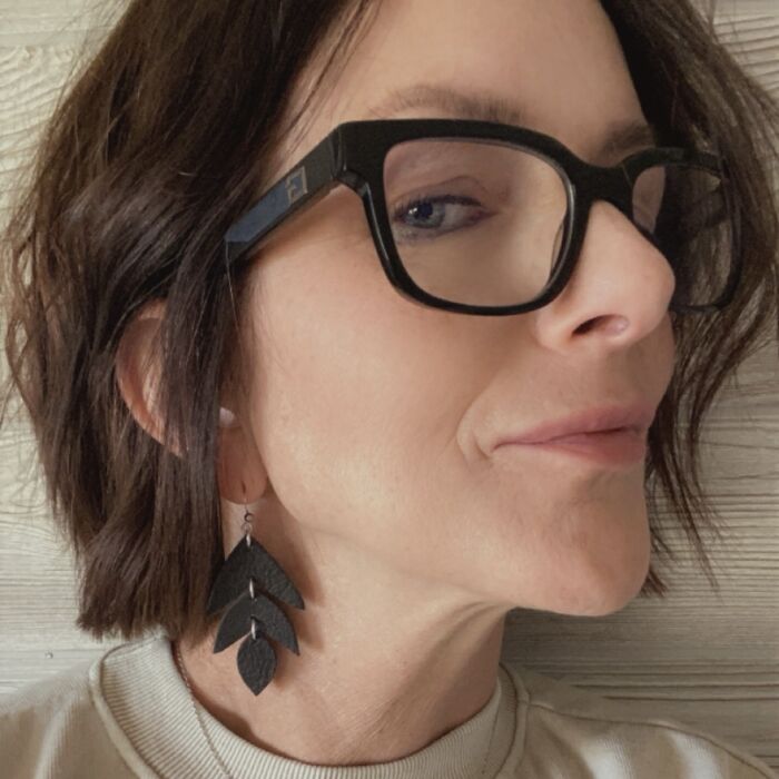 Black leaf dangle - Image 2